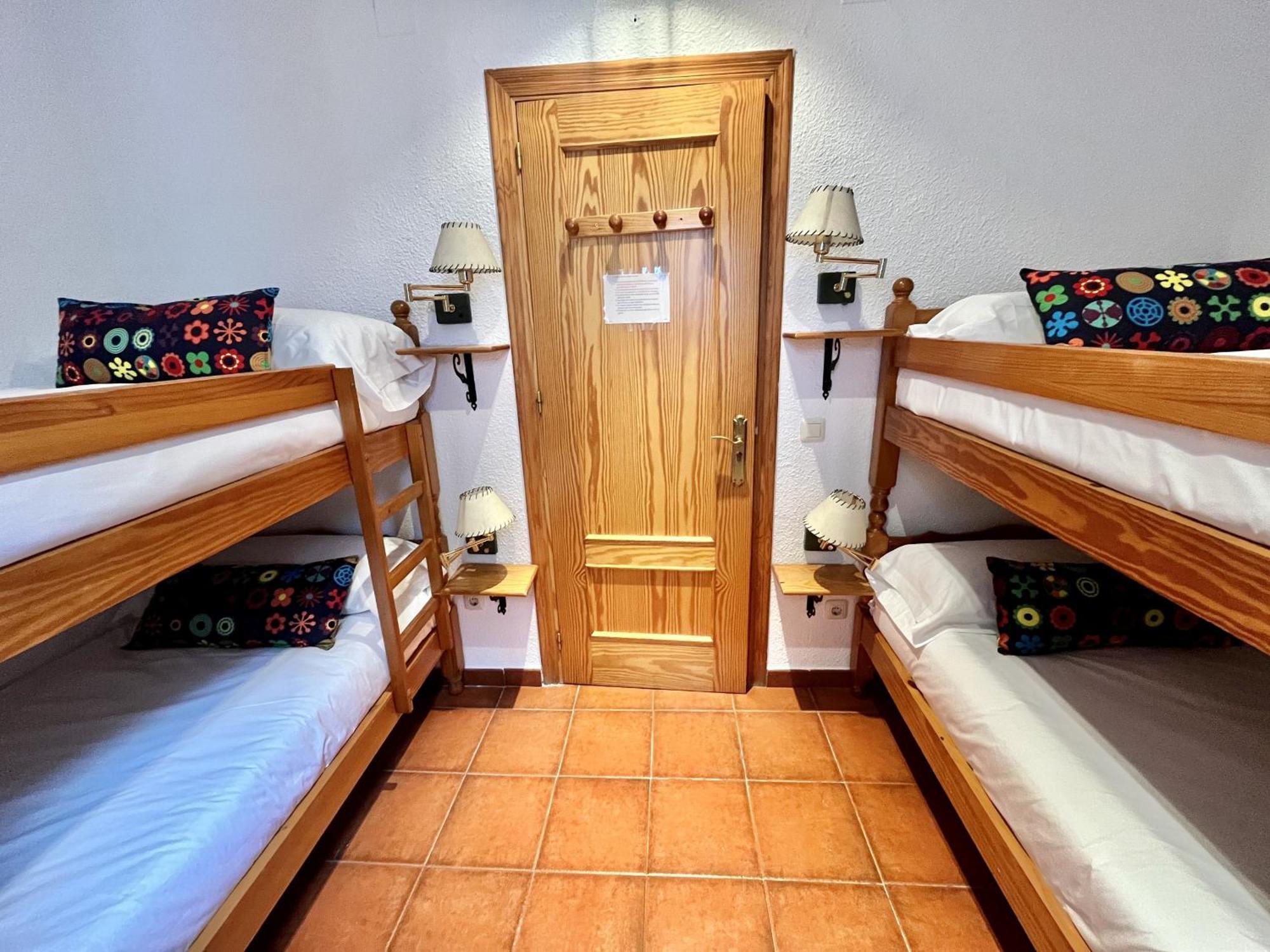 Hostal Nomadas By Gloove Villalba de la Sierra Exterior foto